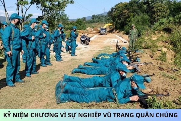 Tiêu chuẩn xét tặng kỷ niệm chương Vì sự nghiệp vũ trang quần chúng từ ngày 22/12/2024?