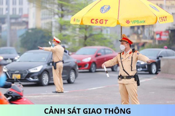 Cảnh sát giao thông được kiểm soát gì khi dừng phương tiện?