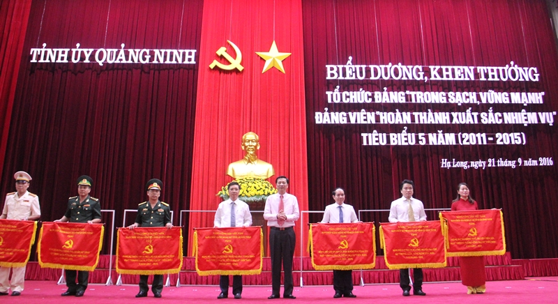 Bonus based on commendation form for members of Communist Party of Vietnam