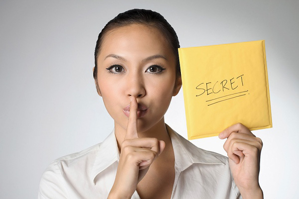 Giữ bí mật, cung cấp thông tin khách hàng cho tổ chức, cá nhân khác