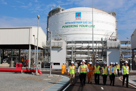 Dự án xây dựng kho xăng dầu, kho LPG, kho LNG phân thành mấy loại?