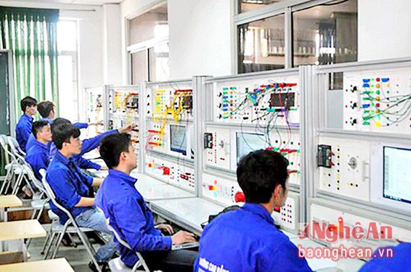 Định mức lao động nghề điện công nghiệp trình độ trung cấp
