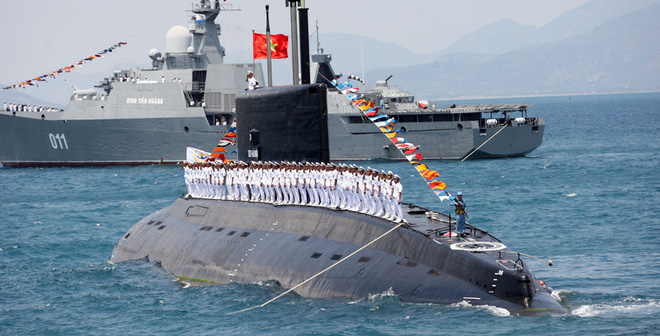 Độ tuổi tàu ngầm đã qua sử dụng đăng ký tại Việt Nam không quá 10 năm