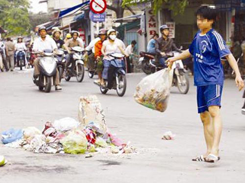 Vứt rác, đổ rác bừa bãi: Coi chừng bị phạt đến cả tháng lương