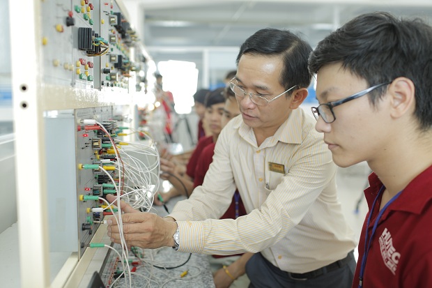 Trách nhiệm của NSDLĐ về đảm bảo mức điện từ trường tại nơi làm việc