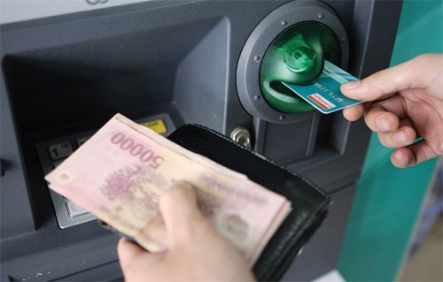 Không được đặt hạn mức rút tiền tại ATM thấp hơn 5 triệu đồng