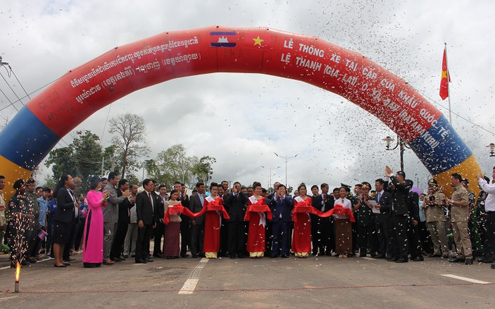 Cặp cửa khẩu quốc tế giữa Việt - Cam thực hiện Hiệp định vận tải đường bộ Việt – cam năm 2020