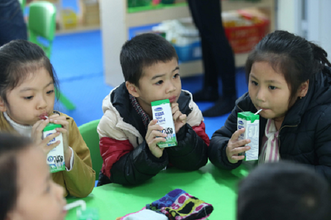 Bổ sung yêu cầu đối với sữa tươi trong chương trình sữa học đường 