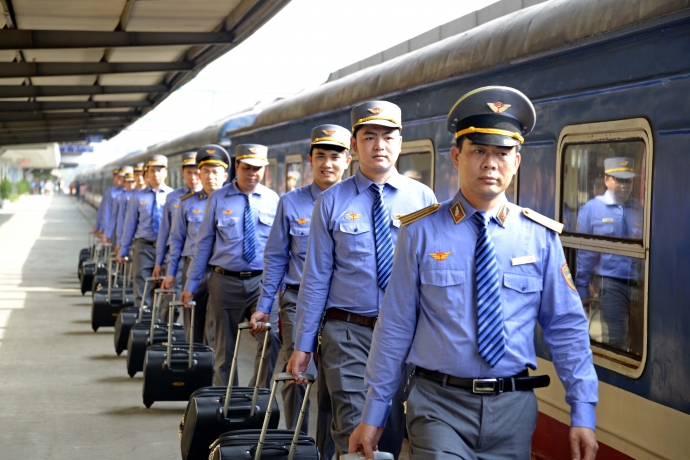 NLĐ tham gia quản lý Đường sắt Việt Nam qua hình thức nào?