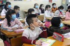 Teachers Both Teaching and Observing Signs of Students Infected with Corona