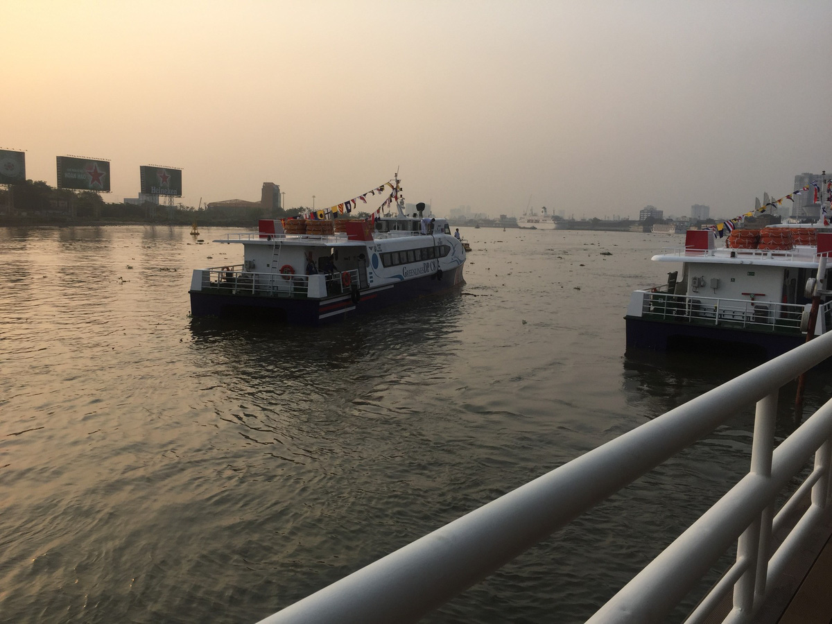 Trách nhiệm của cảng vụ ĐTNĐ trong tiếp nhận phương tiện thủy nước ngoài