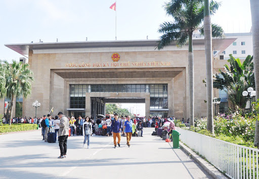 Conditions for Vietnamese citizens and foreigners to enter and exit via the land border gate