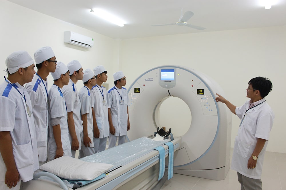 Hanoi-Vietnam: Skills required for graduates of college-level medical imaging equipment engineering