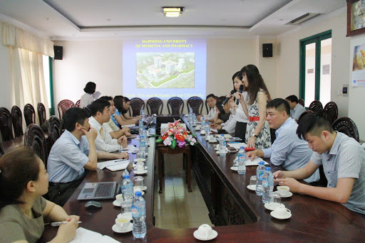 Conditions for educational institutions assigned the task of providing refresher training in educational management in Vietnam