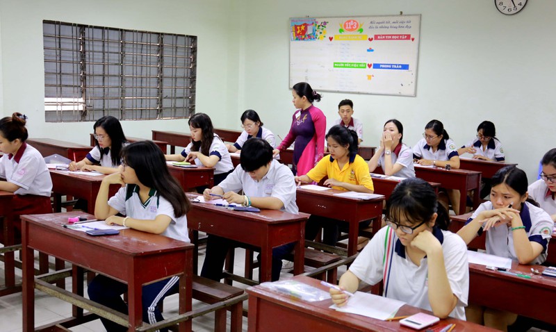 Hanoi: Which entities are required to send periodic reports under the state management scope of the Vietnam Ministry of Education and Training?