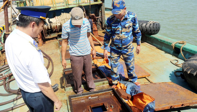 Cảnh sát biển VN xử phạt VPHC trong lĩnh vực dầu khí, KD xăng dầu 
