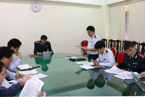 Guidance on the management of cards of specialized inspector in the natural resources and environment sector in Vietnam