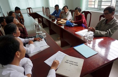 Responsibilities of the persons who are complained in the enforcement of the valid decision to settle complaints in Vietnam 