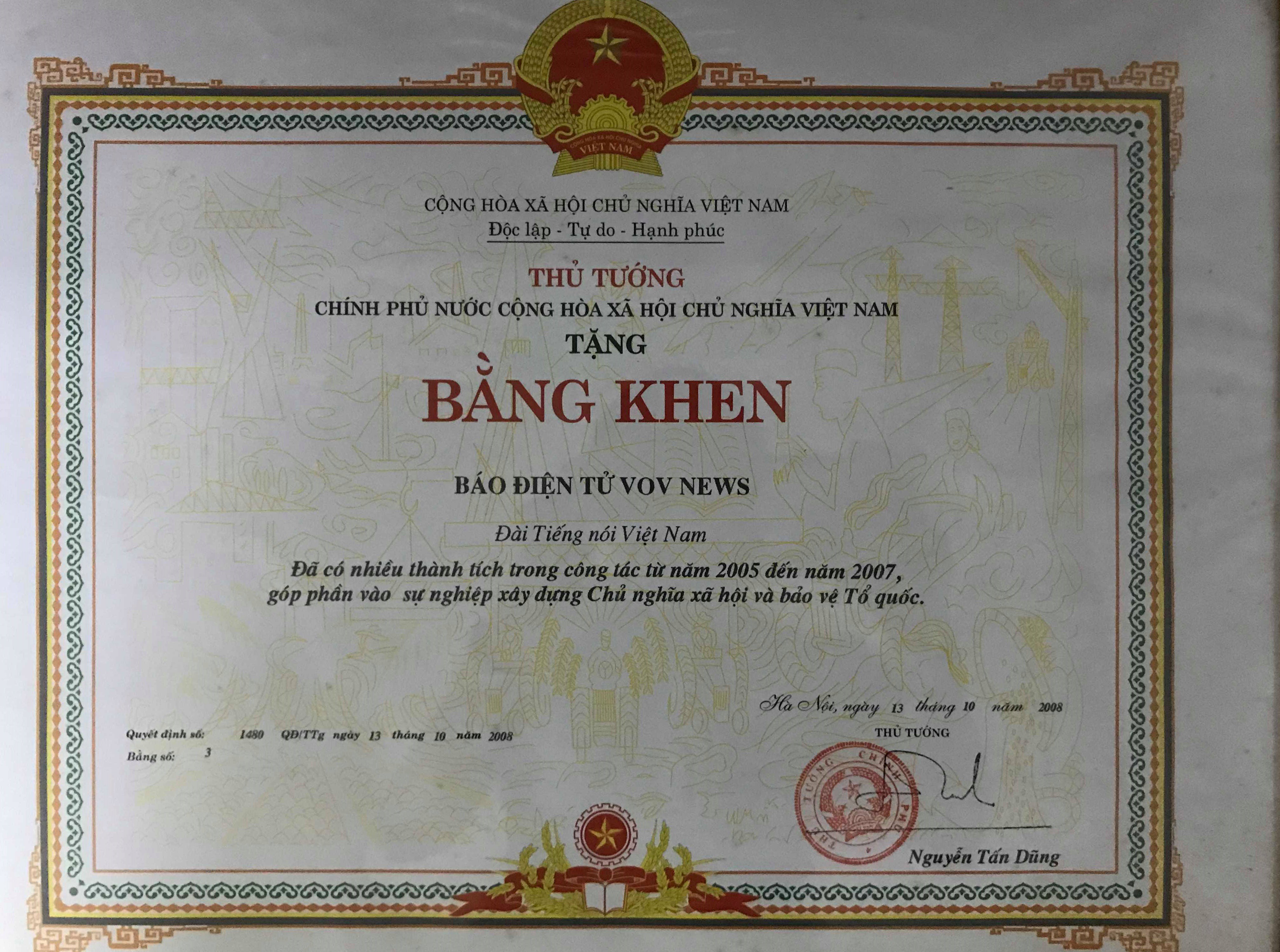 Criteria for consideration for awarding the Diploma of Merit from the Prime Minister of Vietnam to employees
