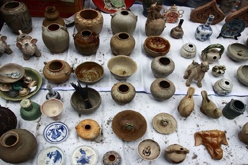 The sender of relics and antiques may retrieve them before the contract term in Vietnam