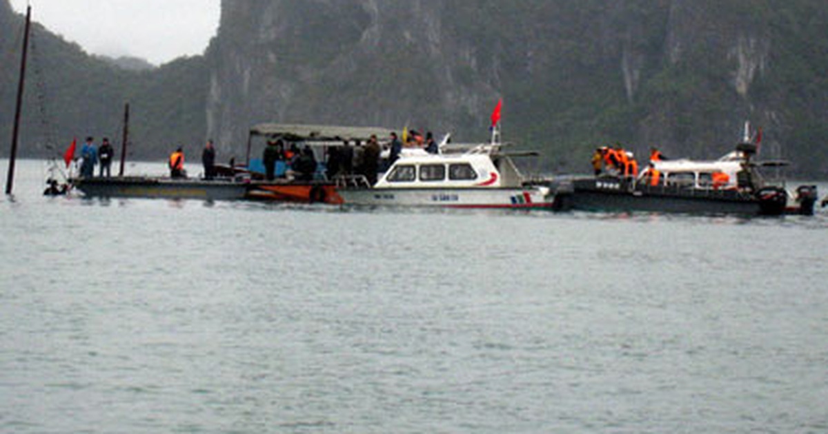 Traffic Police must use buoys to demarcate the site of Inland waterway traffic accidents in Vietnam