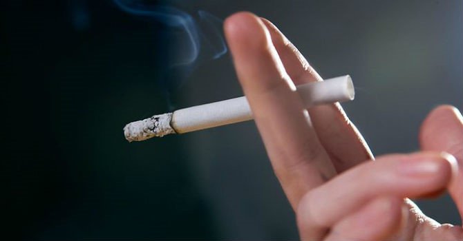 Bán thuốc lá cho người dưới 18 tuổi có thể bị phạt đến 5 triệu đồng