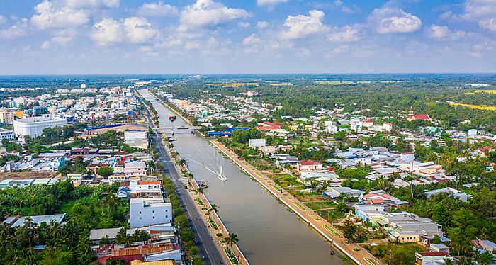 Điều chỉnh xã Long Phú để thành lập thị trấn Trà Lồng và xã Tân Phú
