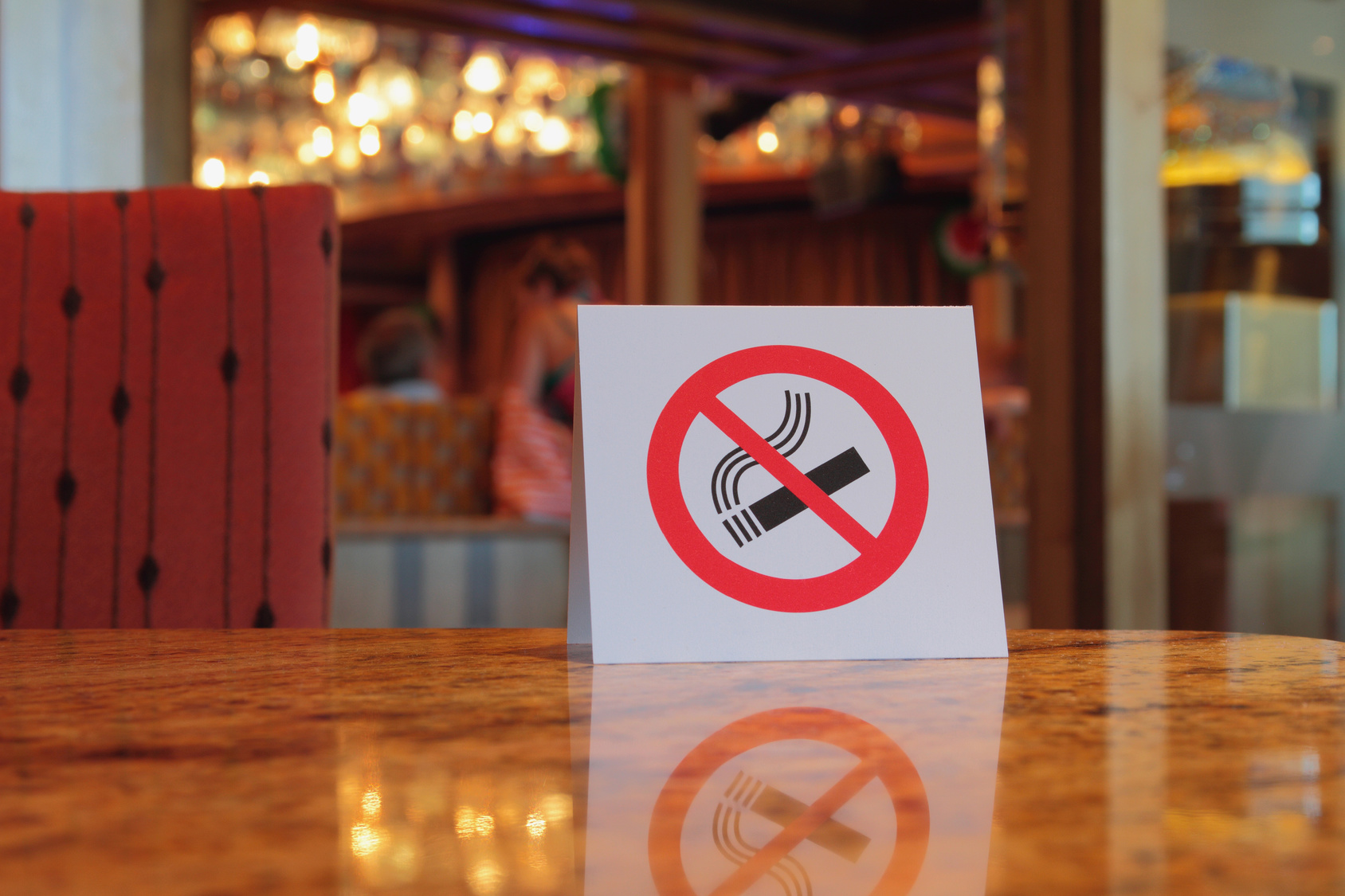 Sắp tới, hút thuốc lá trong quán cà phê sẽ bị phạt đến 500.000 đồng