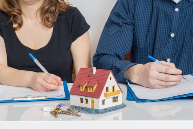 Can husband and wife establish agreement on common property as separate property in Vietnam?