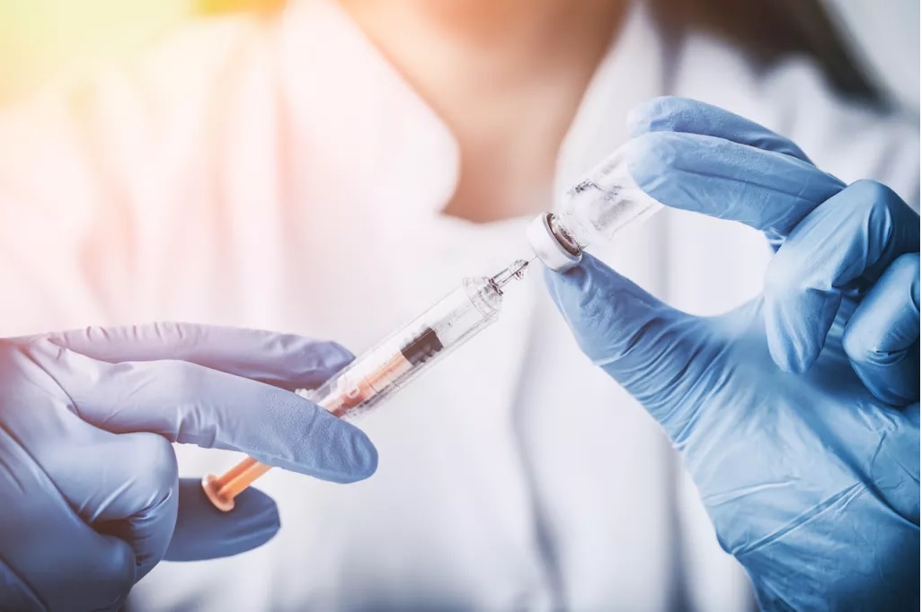 Hướng dẫn người dân đăng ký tiêm vắc xin COVID-19 online