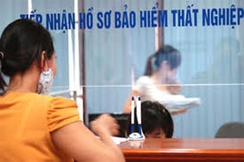 HCMC in social distancing: How to submit applications for unemployment benefits?