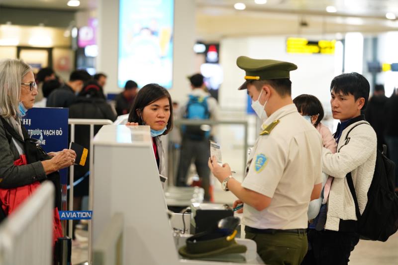 Tạo điều kiện nhập cảnh cho người nước ngoài chưa có thị thực