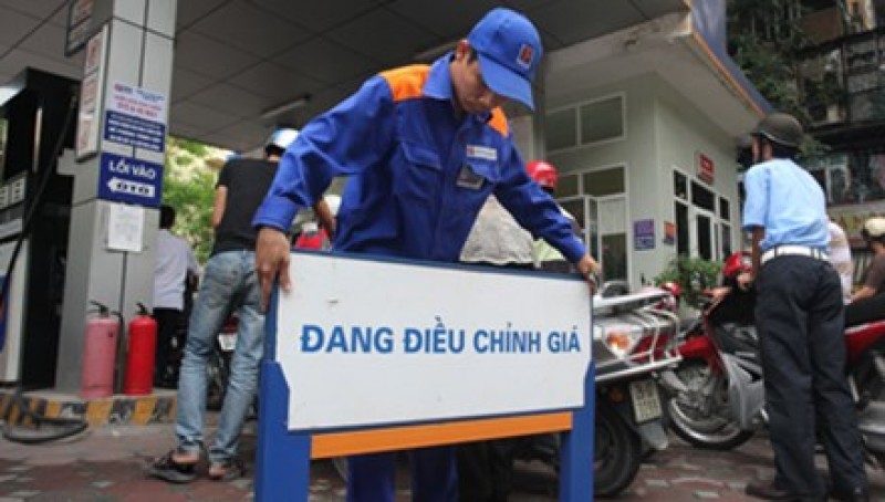 From 15h on May 23, 2022, the petrol price will increase for 4 consecutive times in Vietnam