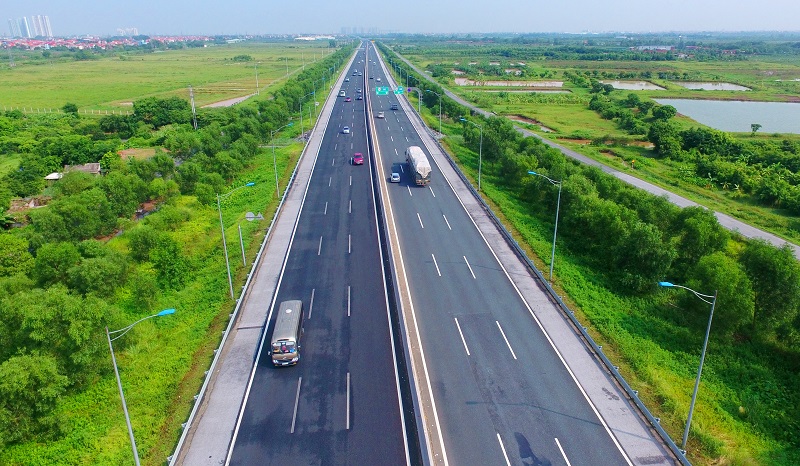 Errors and fines for information coverage on highways in Vietnam