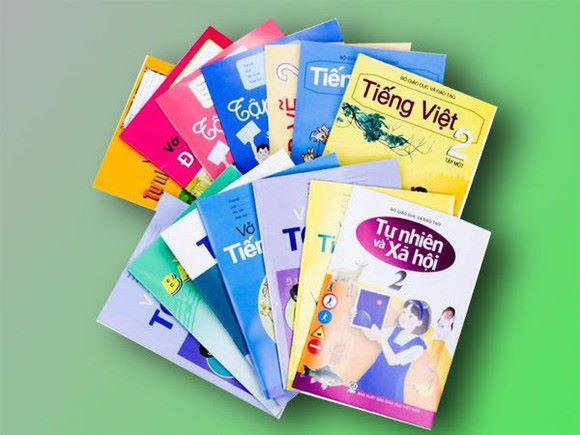 Teachers in Vietnam must not force students to buy reference books
