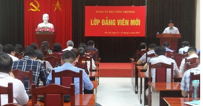 It is possible to organize online and face-to-face new classes for new Party members in Vietnam
