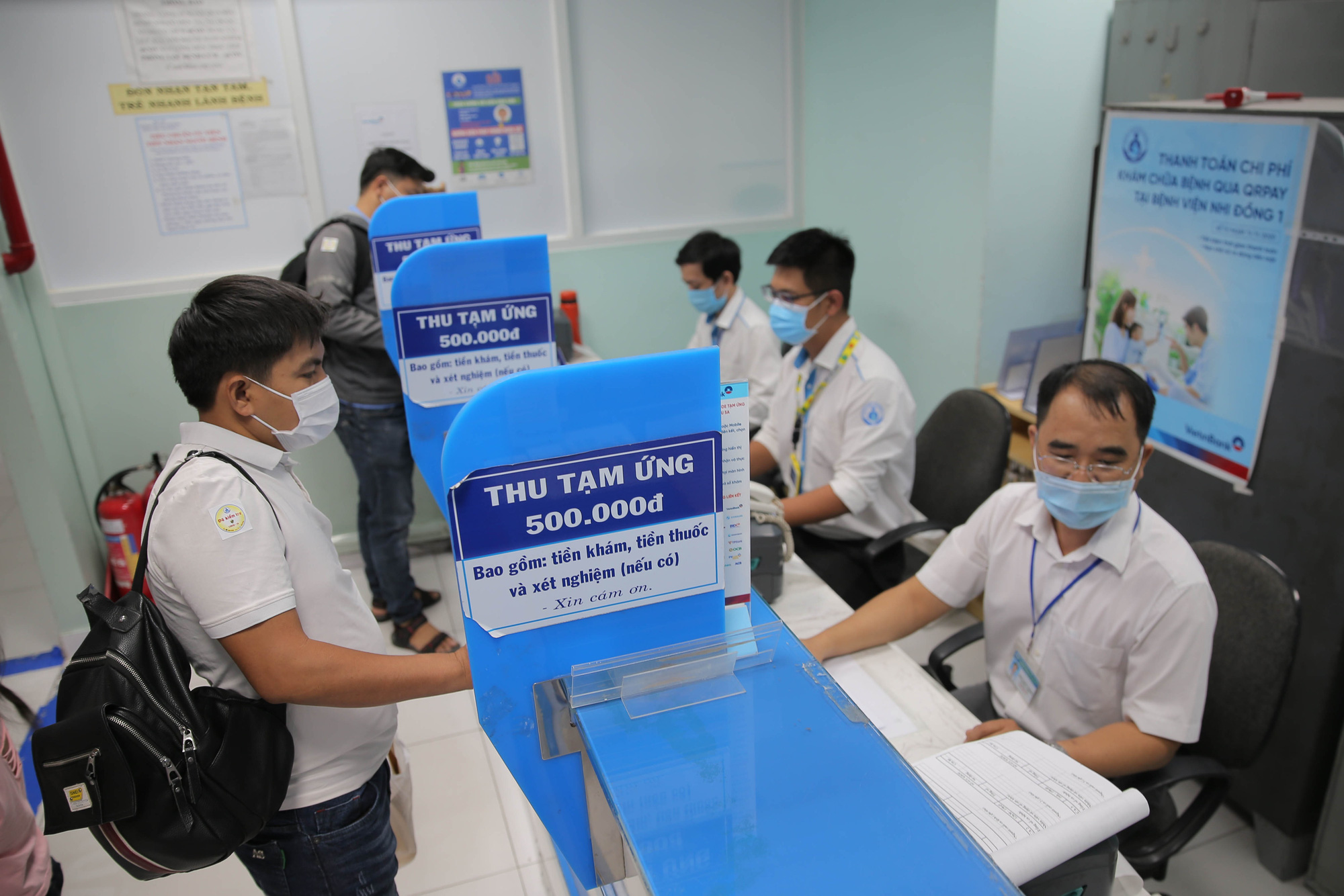 When are employees entitled to sickness benefits in Vietnam?