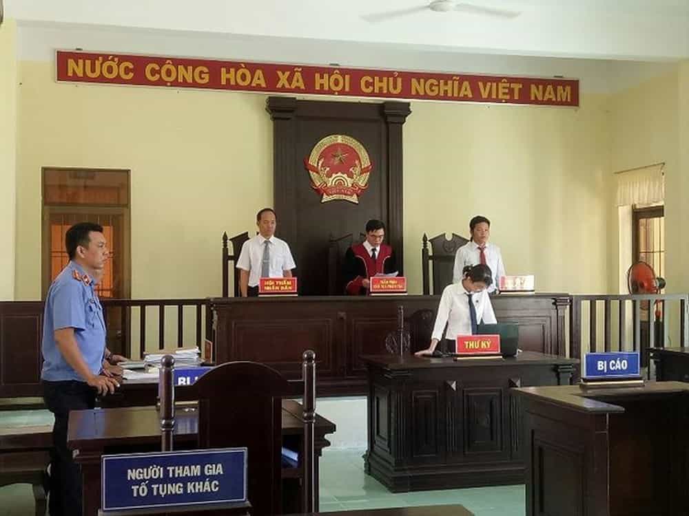 Cases of temporary halt to trial in Vietnam