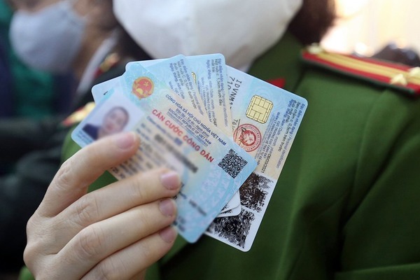 A fine of up to 12 million VND can be imposed on the act of pledging ID card/CID card in Vietnam