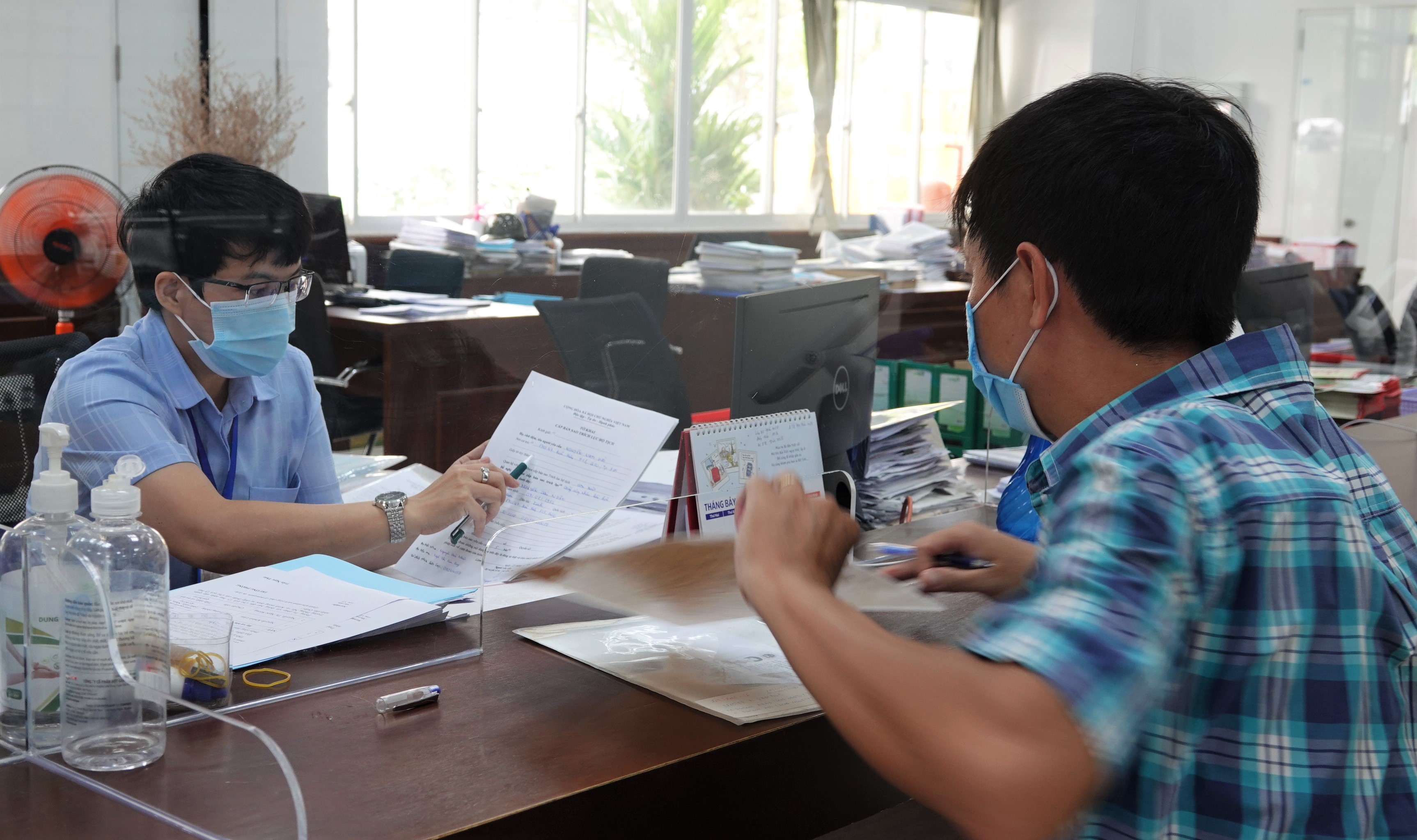 Vietnam: In which case shall public employee dossiers be amended?