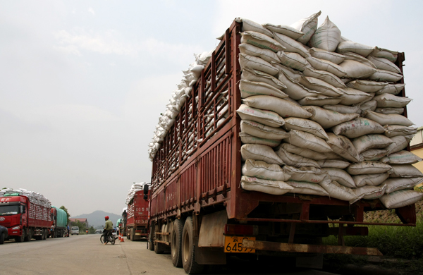 Limits on goods loaded onto road vehicles in Vietnam
