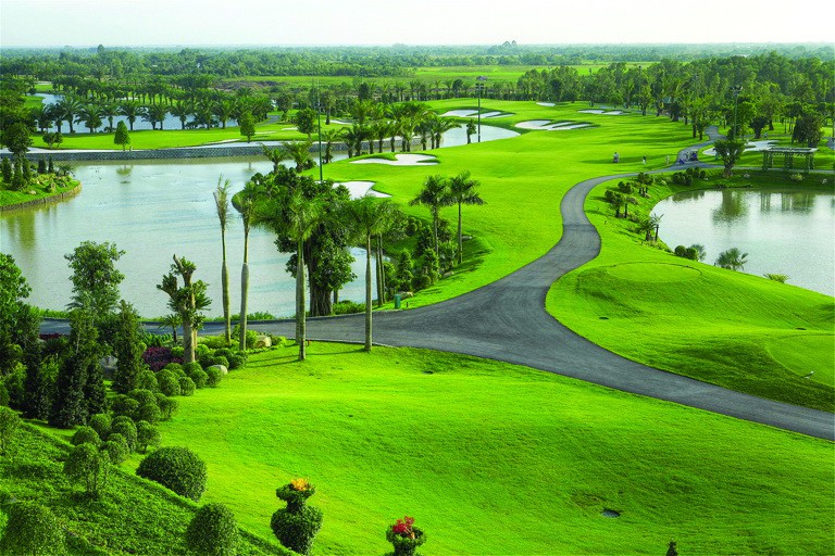 Điều kiện với nhà đầu tư thực hiện dự án sân golf
