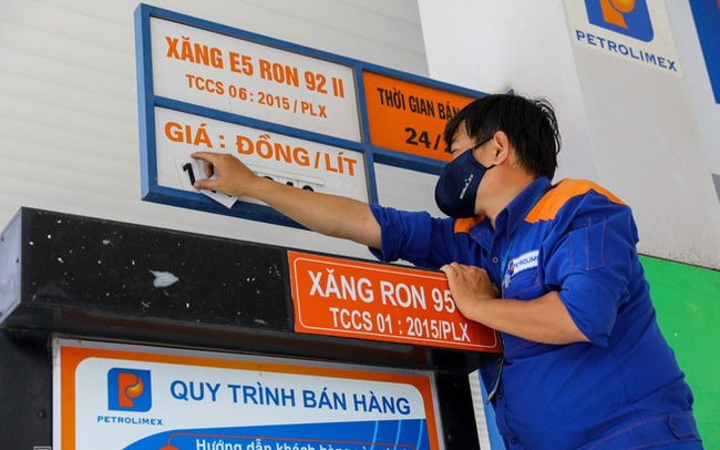 New proposal on the petrol and oil price regulation dates in Vietnam