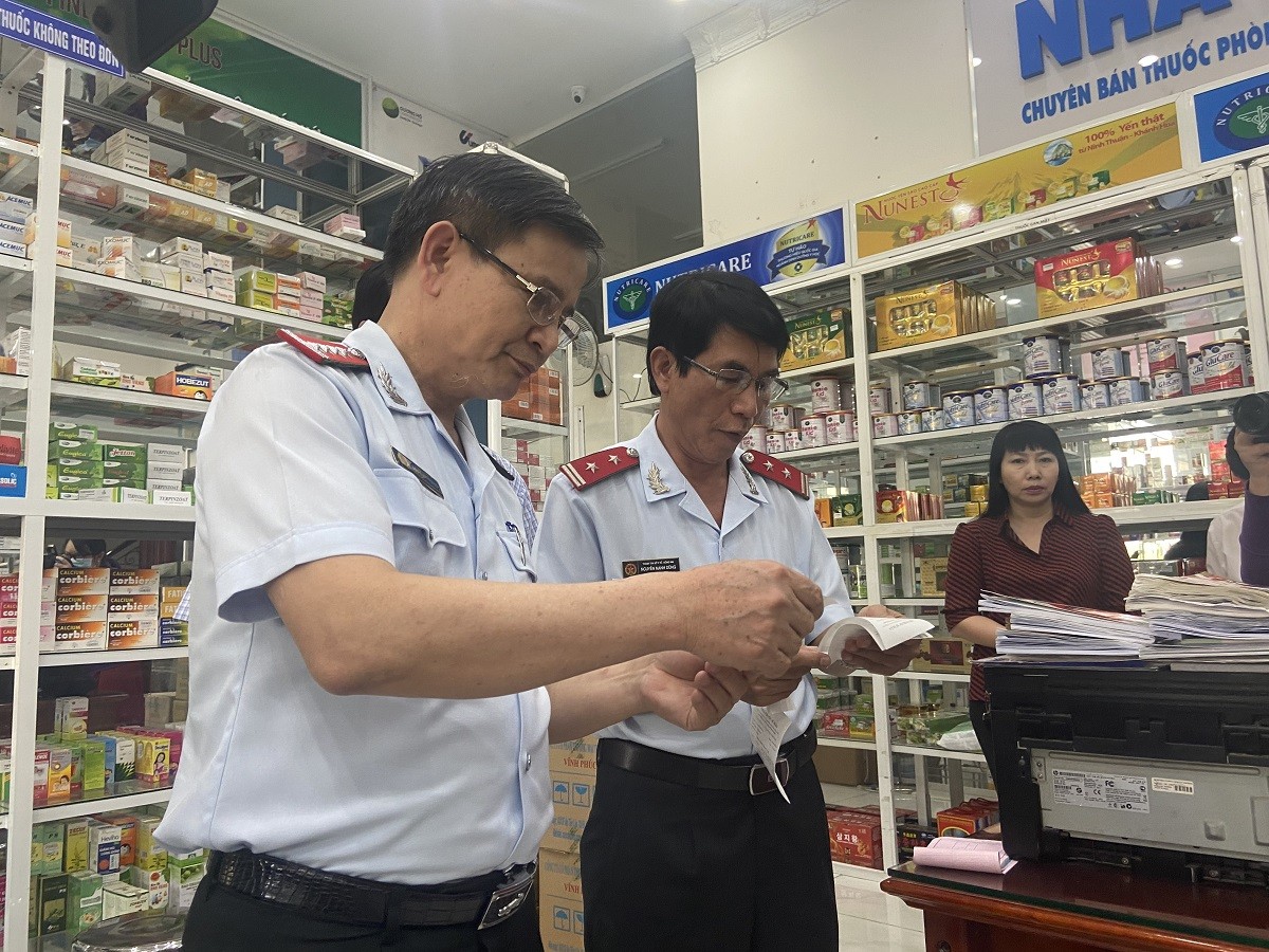 Regulations on uniforms of medical inspectors in Vietnam