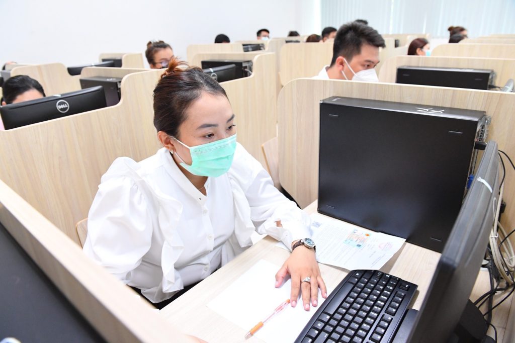 The Supreme People's Court to organize an exam for promotion to officials, specialists, and main specialists in 2023 in Vietnam