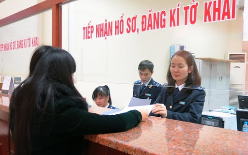 What is customs document? What is the time limit for submission of customs documents in Vietnam?
