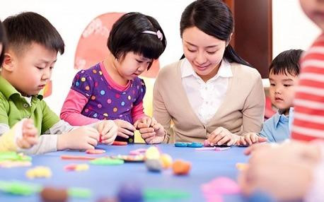 Support of at least 960,000 VND/month for preschool teachers are supported in Vietnam (Recommended)
