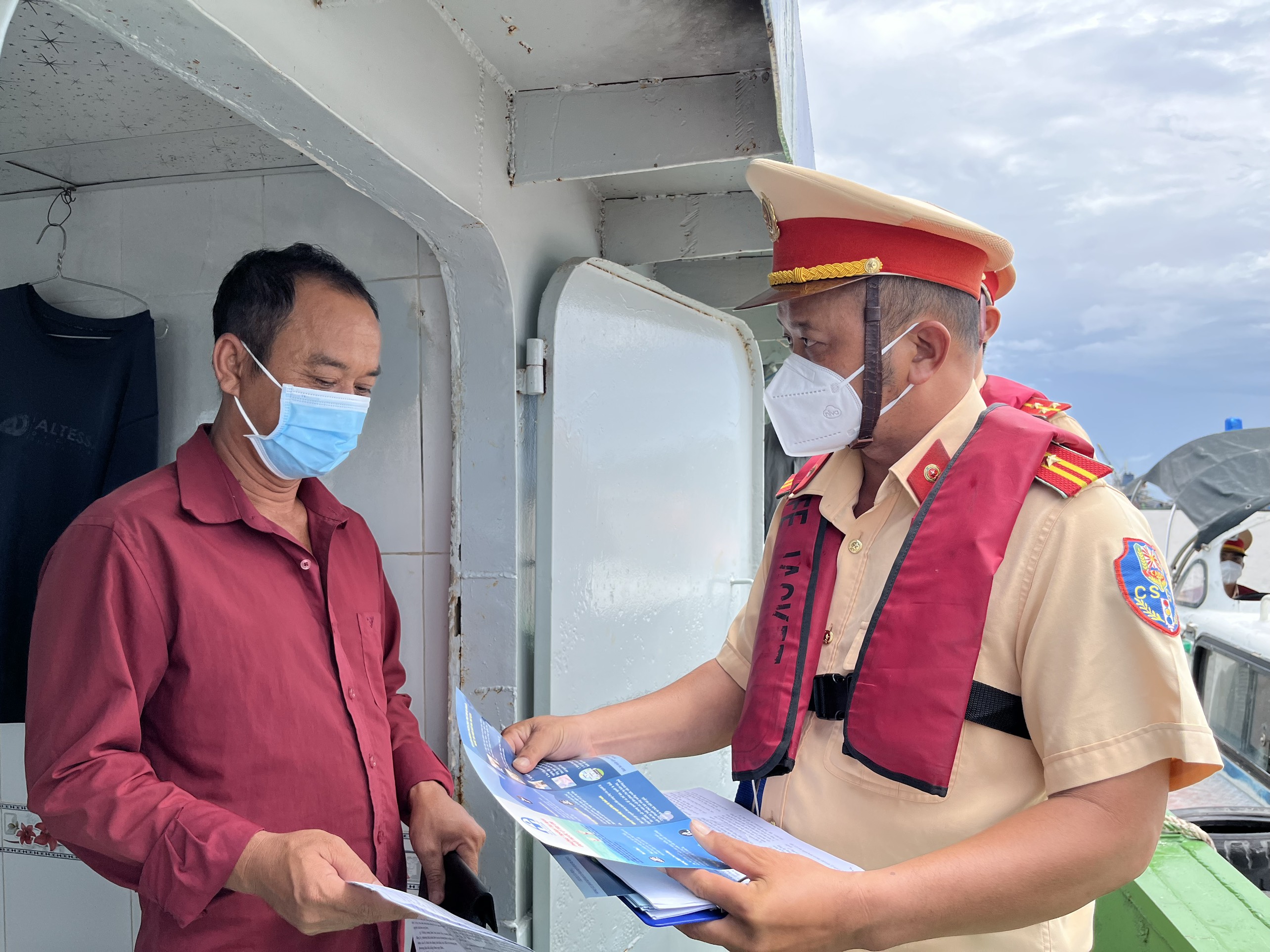 What are the types of patrol and control plan on waterways in Vietnam?