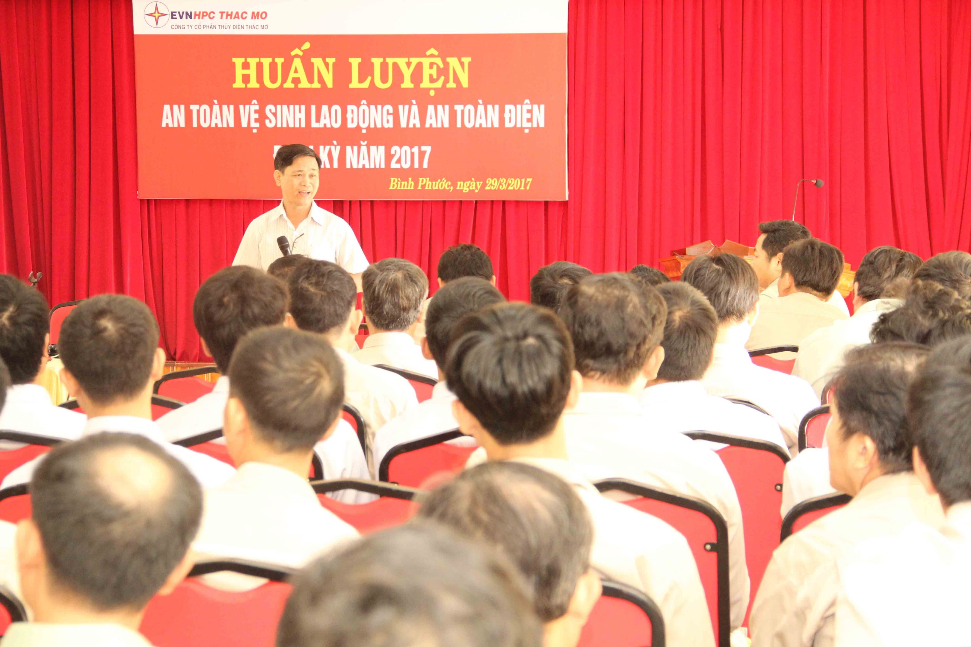 Doanh nghiệp vi phạm quy định về huấn luyện an toàn, vệ sinh lao động bị xử phạt thế nào?