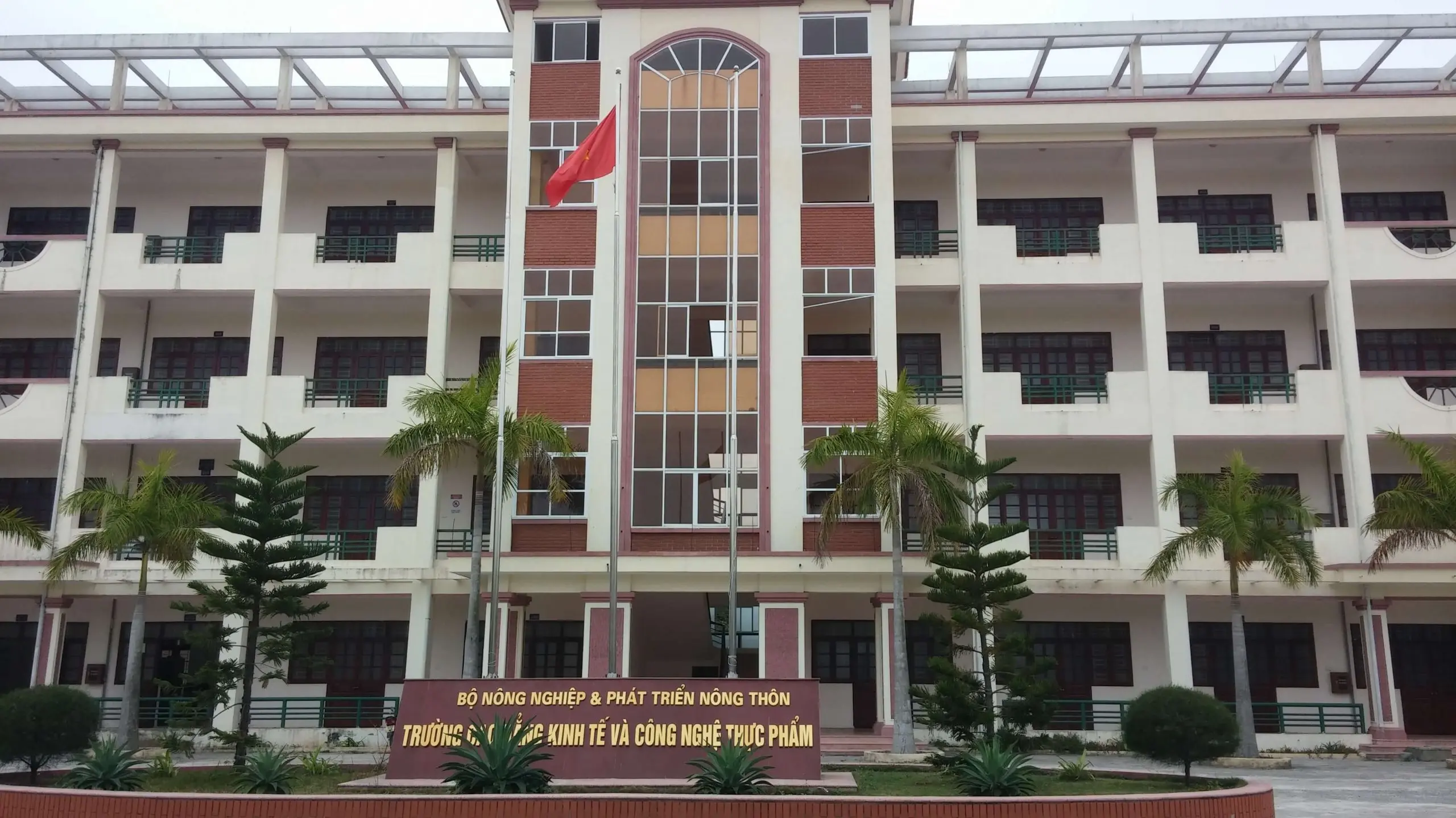 Scope of training of the College of Economics and Food Technology in Vietnam